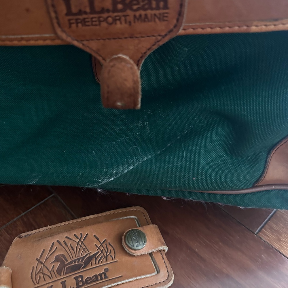 Vintage L.L. Bean Forest Green and Tan Duffel Bag with Luggage Tag - Picture 5 of 7